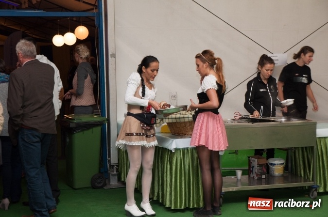 Zdjęcie w galerii na portalu naszraciborz.pl: Oktoberfest w Szymocicach – jak na Bajerach… wiadomości z regionu