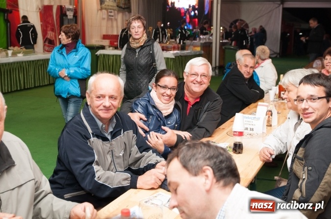Zdjęcie w galerii na portalu naszraciborz.pl: Oktoberfest w Szymocicach – jak na Bajerach… wiadomości z regionu