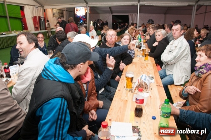 Zdjęcie w galerii na portalu naszraciborz.pl: Oktoberfest w Szymocicach – jak na Bajerach… wiadomości z regionu