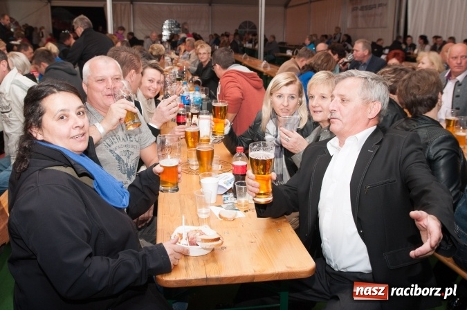 Zdjęcie w galerii na portalu naszraciborz.pl: Oktoberfest w Szymocicach – jak na Bajerach… wiadomości z regionu