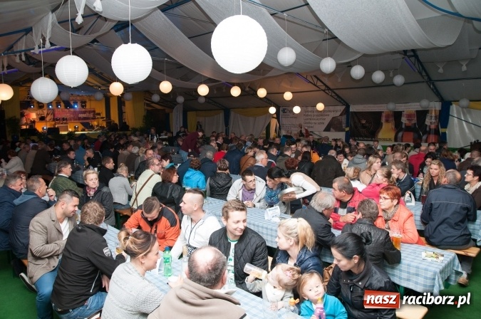 Zdjęcie w galerii na portalu naszraciborz.pl: Oktoberfest w Szymocicach – jak na Bajerach… wiadomości z regionu