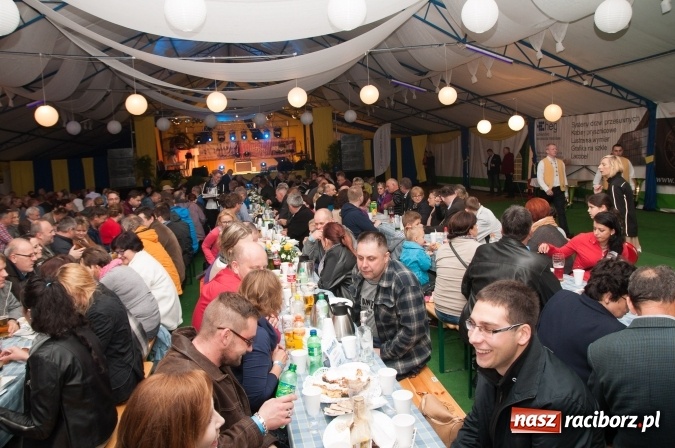 Zdjęcie w galerii na portalu naszraciborz.pl: Oktoberfest w Szymocicach – jak na Bajerach… wiadomości z regionu
