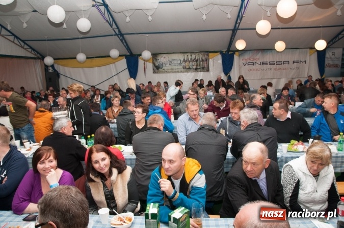 Zdjęcie w galerii na portalu naszraciborz.pl: Oktoberfest w Szymocicach – jak na Bajerach… wiadomości z regionu