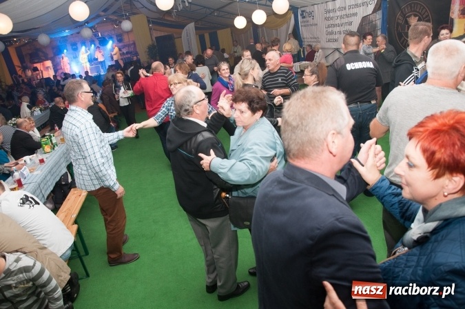 Zdjęcie w galerii na portalu naszraciborz.pl: Oktoberfest w Szymocicach – jak na Bajerach… wiadomości z regionu