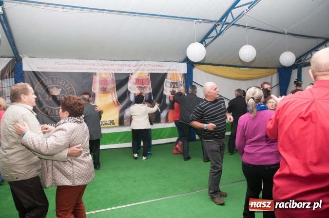 Zdjęcie w galerii na portalu naszraciborz.pl: Oktoberfest w Szymocicach – jak na Bajerach… wiadomości z regionu