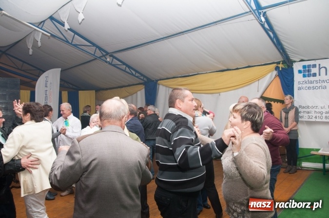 Zdjęcie w galerii na portalu naszraciborz.pl: Oktoberfest w Szymocicach – jak na Bajerach… wiadomości z regionu