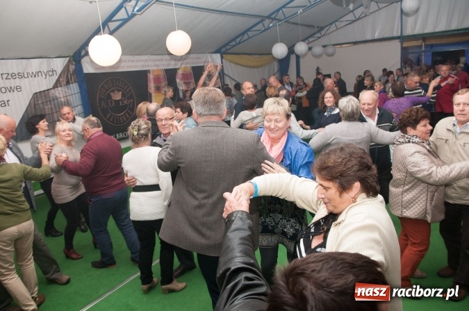 Zdjęcie w galerii na portalu naszraciborz.pl: Oktoberfest w Szymocicach – jak na Bajerach… wiadomości z regionu