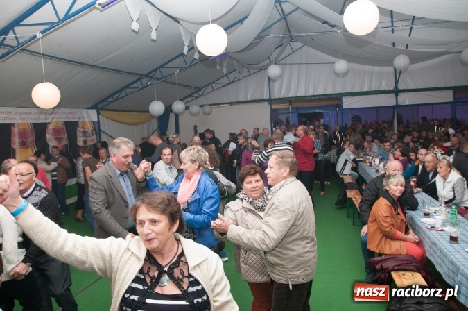Zdjęcie w galerii na portalu naszraciborz.pl: Oktoberfest w Szymocicach – jak na Bajerach… wiadomości z regionu