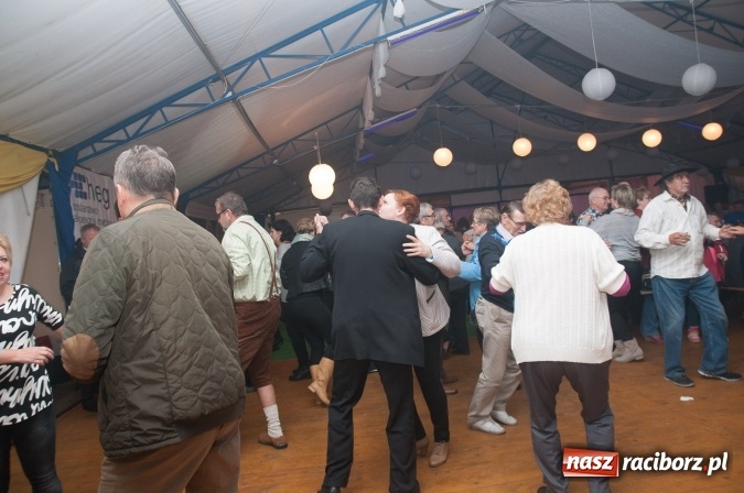 Zdjęcie w galerii na portalu naszraciborz.pl: Oktoberfest w Szymocicach – jak na Bajerach… wiadomości z regionu