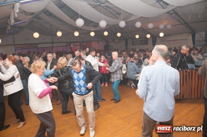 Zdjęcie w galerii na portalu naszraciborz.pl: Oktoberfest w Szymocicach – jak na Bajerach… wiadomości z regionu