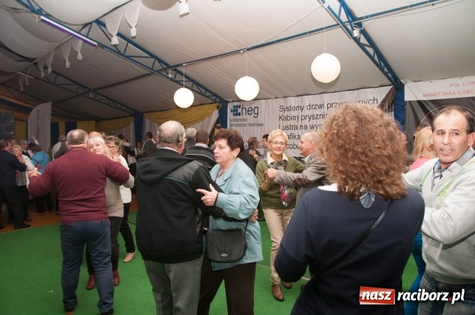 Zdjęcie w galerii na portalu naszraciborz.pl: Oktoberfest w Szymocicach – jak na Bajerach… wiadomości z regionu