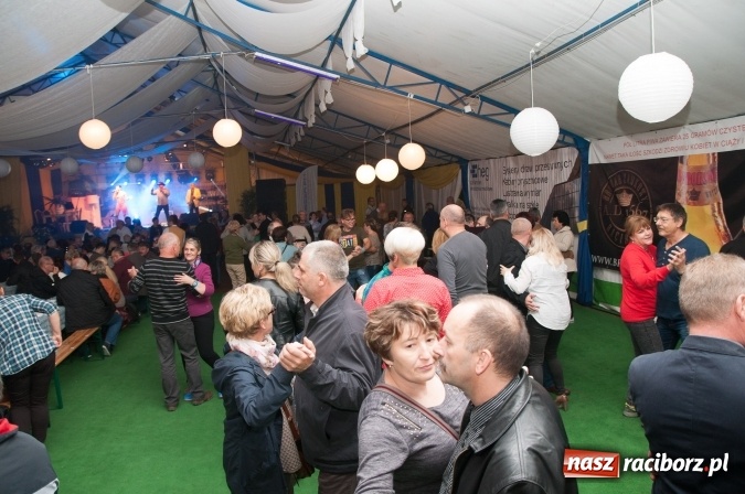 Zdjęcie w galerii na portalu naszraciborz.pl: Oktoberfest w Szymocicach – jak na Bajerach… wiadomości z regionu