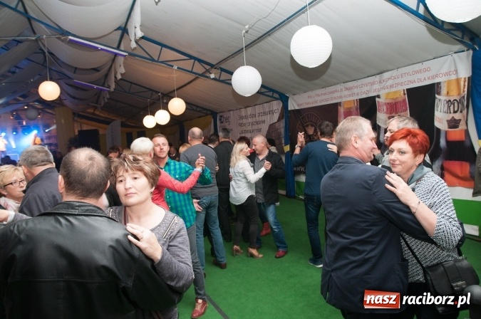 Zdjęcie w galerii na portalu naszraciborz.pl: Oktoberfest w Szymocicach – jak na Bajerach… wiadomości z regionu