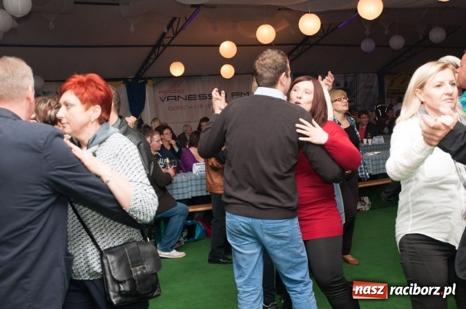 Zdjęcie w galerii na portalu naszraciborz.pl: Oktoberfest w Szymocicach – jak na Bajerach… wiadomości z regionu