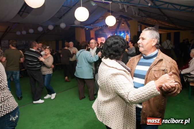 Zdjęcie w galerii na portalu naszraciborz.pl: Oktoberfest w Szymocicach – jak na Bajerach… wiadomości z regionu