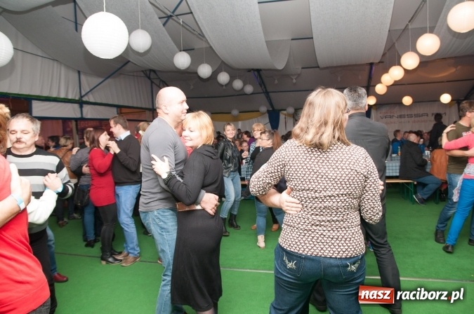 Zdjęcie w galerii na portalu naszraciborz.pl: Oktoberfest w Szymocicach – jak na Bajerach… wiadomości z regionu