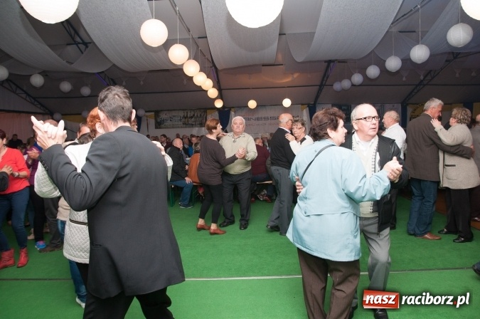 Zdjęcie w galerii na portalu naszraciborz.pl: Oktoberfest w Szymocicach – jak na Bajerach… wiadomości z regionu