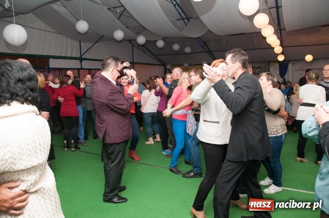 Zdjęcie w galerii na portalu naszraciborz.pl: Oktoberfest w Szymocicach – jak na Bajerach… wiadomości z regionu