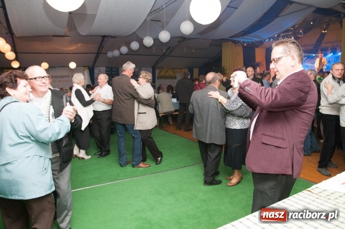 Zdjęcie w galerii na portalu naszraciborz.pl: Oktoberfest w Szymocicach – jak na Bajerach… wiadomości z regionu