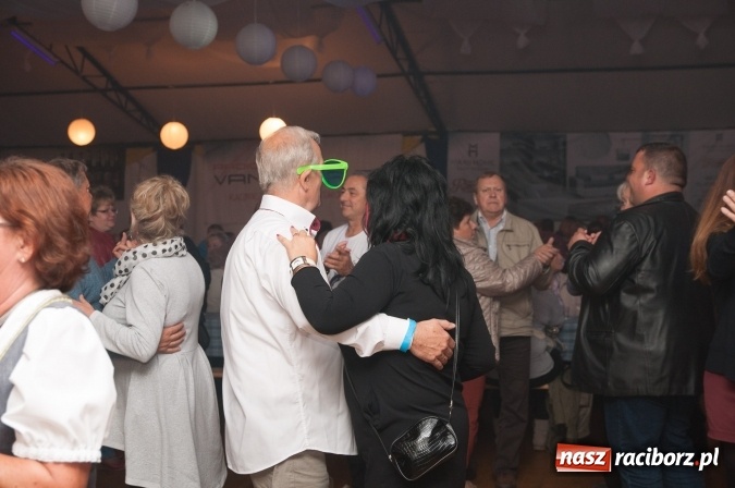 Zdjęcie w galerii na portalu naszraciborz.pl: Oktoberfest w Szymocicach – jak na Bajerach… wiadomości z regionu