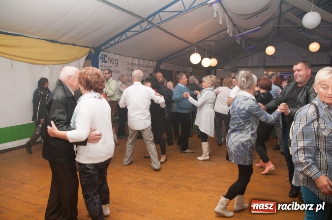 Zdjęcie w galerii na portalu naszraciborz.pl: Oktoberfest w Szymocicach – jak na Bajerach… wiadomości z regionu