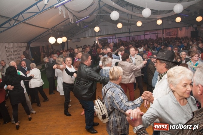 Zdjęcie w galerii na portalu naszraciborz.pl: Oktoberfest w Szymocicach – jak na Bajerach… wiadomości z regionu