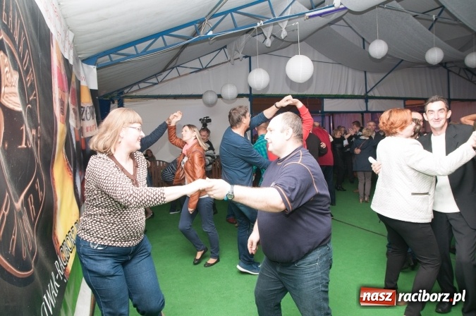 Zdjęcie w galerii na portalu naszraciborz.pl: Oktoberfest w Szymocicach – jak na Bajerach… wiadomości z regionu