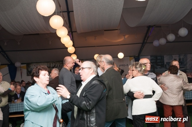 Zdjęcie w galerii na portalu naszraciborz.pl: Oktoberfest w Szymocicach – jak na Bajerach… wiadomości z regionu