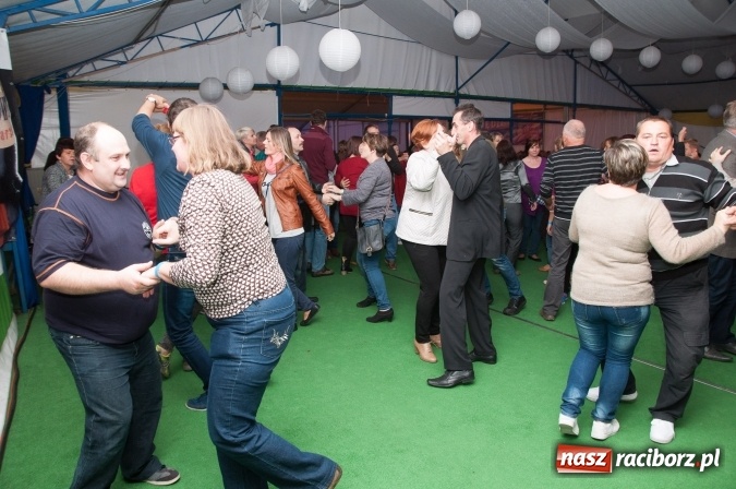 Zdjęcie w galerii na portalu naszraciborz.pl: Oktoberfest w Szymocicach – jak na Bajerach… wiadomości z regionu