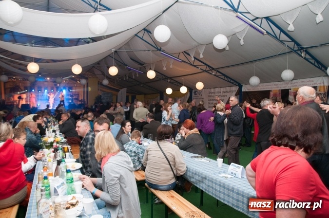 Zdjęcie w galerii na portalu naszraciborz.pl: Oktoberfest w Szymocicach – jak na Bajerach… wiadomości z regionu