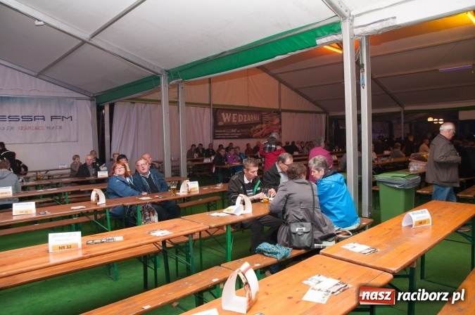 Zdjęcie w galerii na portalu naszraciborz.pl: Oktoberfest w Szymocicach – jak na Bajerach… wiadomości z regionu