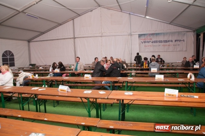 Zdjęcie w galerii na portalu naszraciborz.pl: Oktoberfest w Szymocicach – jak na Bajerach… wiadomości z regionu