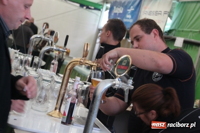 Zdjęcie w galerii na portalu naszraciborz.pl: Oktoberfest w Szymocicach – jak na Bajerach… wiadomości z regionu
