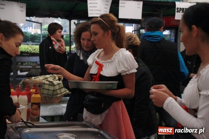 Zdjęcie w galerii na portalu naszraciborz.pl: Oktoberfest w Szymocicach – jak na Bajerach… wiadomości z regionu