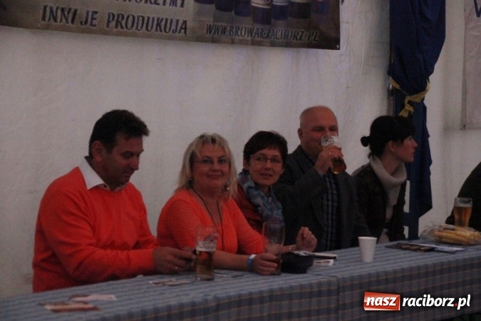 Zdjęcie w galerii na portalu naszraciborz.pl: Oktoberfest w Szymocicach – jak na Bajerach… wiadomości z regionu