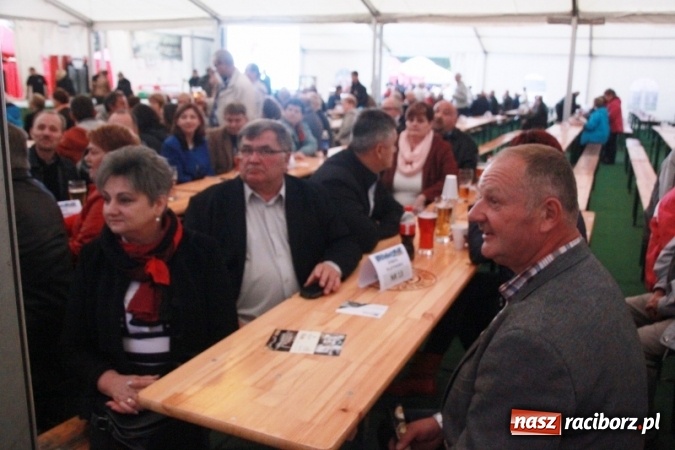 Zdjęcie w galerii na portalu naszraciborz.pl: Oktoberfest w Szymocicach – jak na Bajerach… wiadomości z regionu