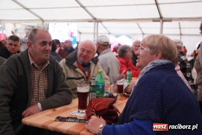 Zdjęcie w galerii na portalu naszraciborz.pl: Oktoberfest w Szymocicach – jak na Bajerach… wiadomości z regionu