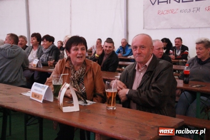 Zdjęcie w galerii na portalu naszraciborz.pl: Oktoberfest w Szymocicach – jak na Bajerach… wiadomości z regionu