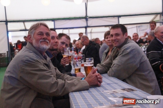 Zdjęcie w galerii na portalu naszraciborz.pl: Oktoberfest w Szymocicach – jak na Bajerach… wiadomości z regionu