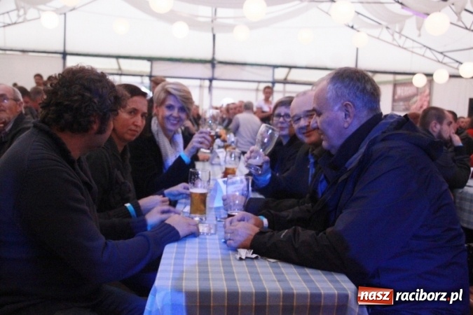 Zdjęcie w galerii na portalu naszraciborz.pl: Oktoberfest w Szymocicach – jak na Bajerach… wiadomości z regionu