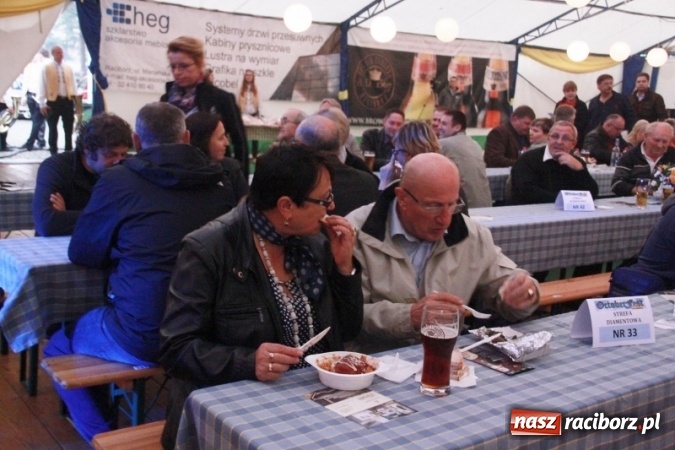 Zdjęcie w galerii na portalu naszraciborz.pl: Oktoberfest w Szymocicach – jak na Bajerach… wiadomości z regionu
