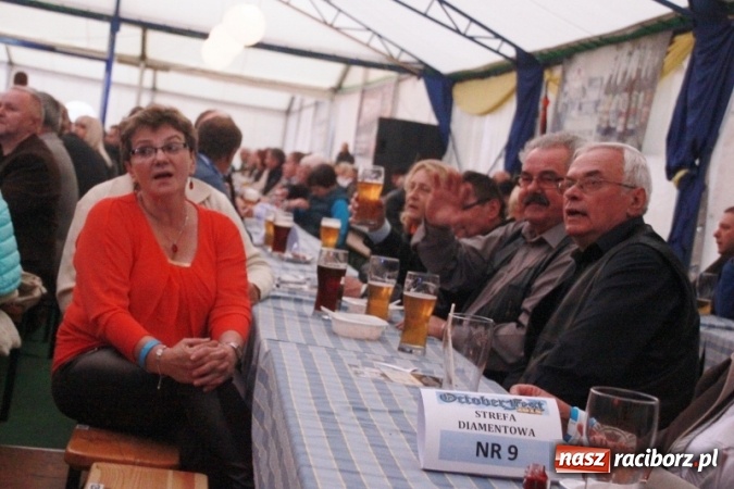 Zdjęcie w galerii na portalu naszraciborz.pl: Oktoberfest w Szymocicach – jak na Bajerach… wiadomości z regionu
