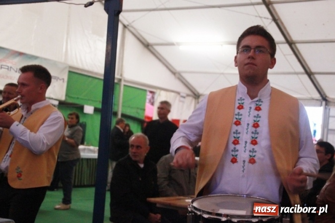 Zdjęcie w galerii na portalu naszraciborz.pl: Oktoberfest w Szymocicach – jak na Bajerach… wiadomości z regionu