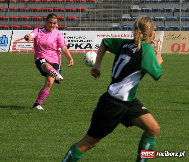 Zdjęcie w galerii na portalu naszraciborz.pl: Rezerwy kobiecej Unii nie zwalniają tempa wiadomości z regionu