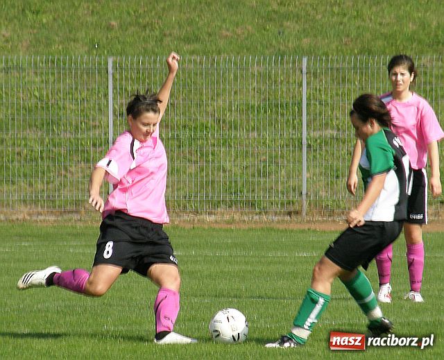 Zdjęcie w galerii na portalu naszraciborz.pl: Rezerwy kobiecej Unii nie zwalniają tempa wiadomości z regionu