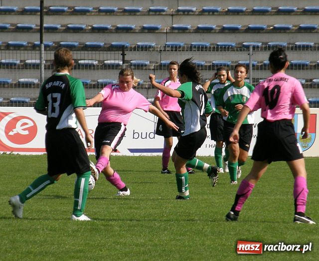 Zdjęcie w galerii na portalu naszraciborz.pl: Rezerwy kobiecej Unii nie zwalniają tempa wiadomości z regionu