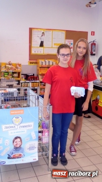 Zdjęcie w galerii na portalu naszraciborz.pl: Wolontariat uczniów Gimnazjum nr 5  wiadomości z regionu