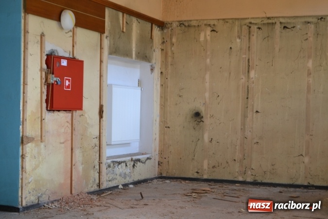 Zdjęcie w galerii na portalu naszraciborz.pl: Trwa remont MOKSiR-u w Kuźni Raciborskiej wiadomości z regionu