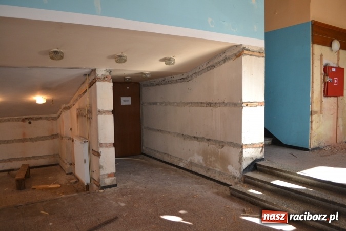 Zdjęcie w galerii na portalu naszraciborz.pl: Trwa remont MOKSiR-u w Kuźni Raciborskiej wiadomości z regionu