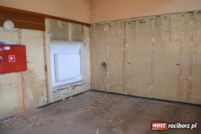 Zdjęcie w galerii na portalu naszraciborz.pl: Trwa remont MOKSiR-u w Kuźni Raciborskiej wiadomości z regionu
